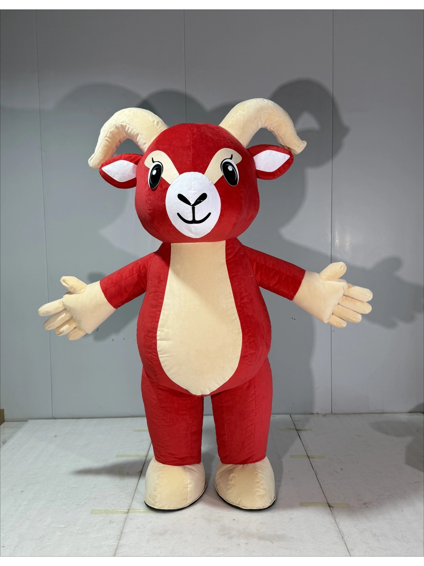 Inflatable Red Goat Mascot Cos - огляд і ціна Chargers